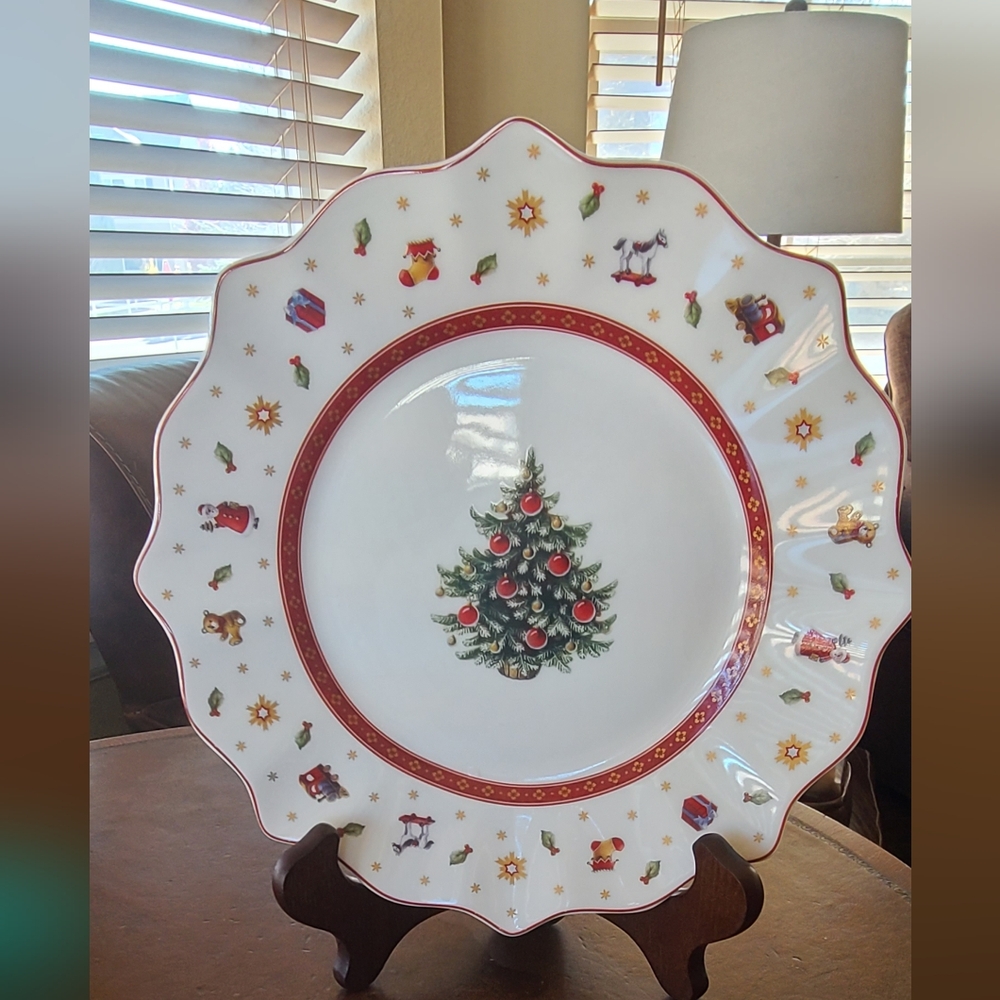 Villaroy & Boch "Toys Delight" 9.5" plate